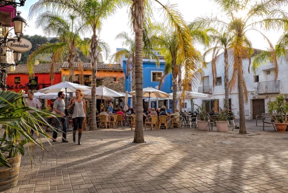 Square in Denia where you can learn Spanish abroad