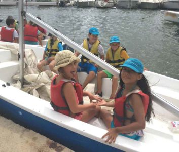 Corso di spagnolo per bambini (Spagnolo e vela) (8-13 anni)