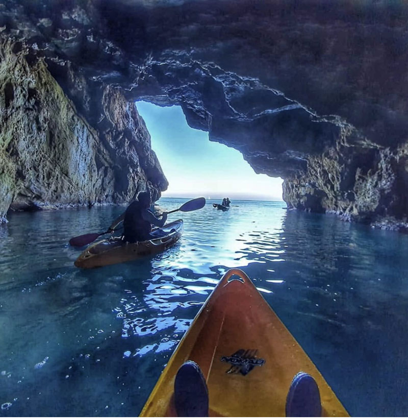 Kayak en la Cova Tallada de Denia