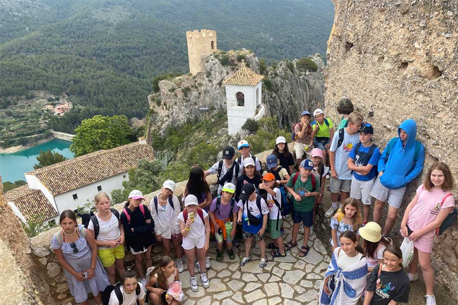 Grupy szkolne w Hiszpanii w Castell de Guadalest