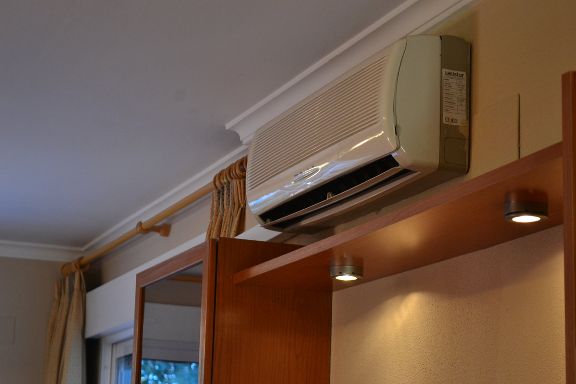 Air conditioning unit of the beach apartment in Denia