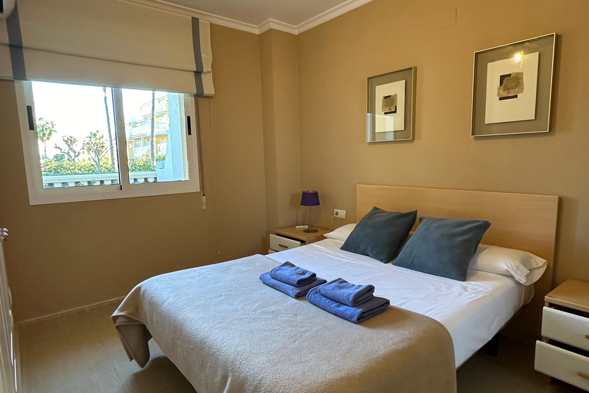 Bedroom of the beach apartment in Denia