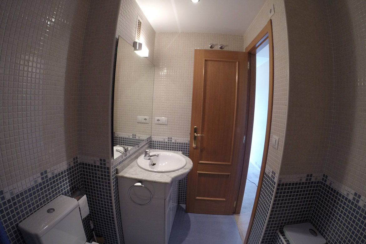 Bathroom of the private apartment in Denia