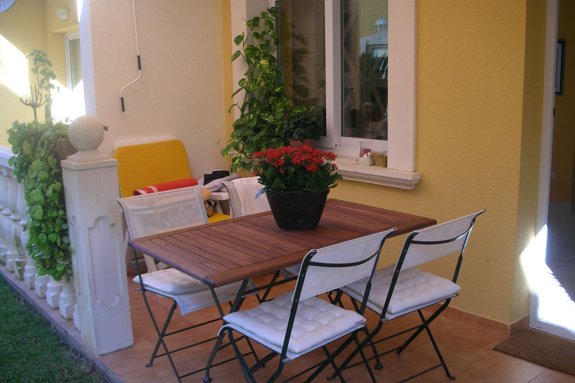 Terrace of Marina Azul beach apartment in Denia