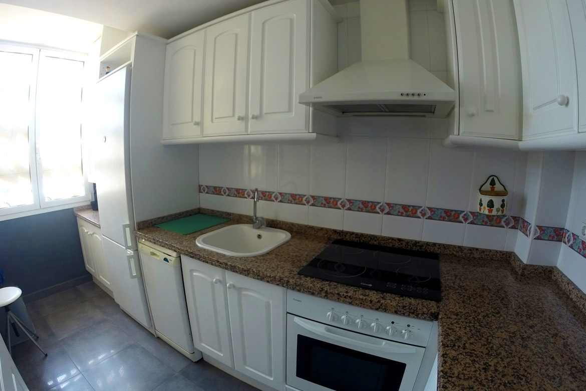 Kitchen of Marina Azul beach apartment in Denia