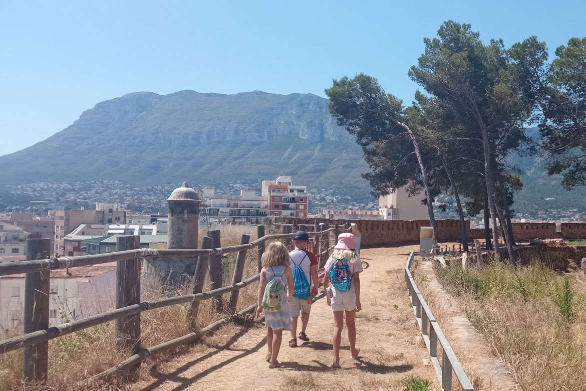 Kids visiting Denia's castle in their Spanish programme in Spain