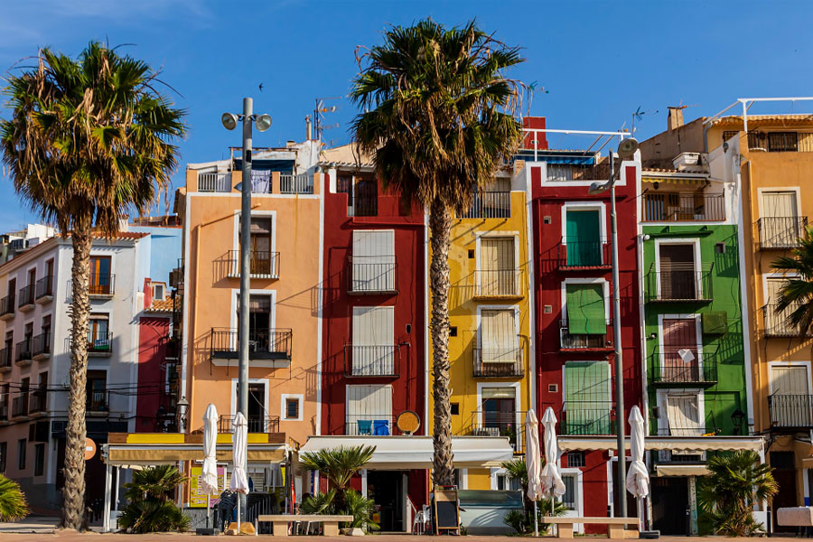 Maisons colorées à Villajoyosa en Espagne