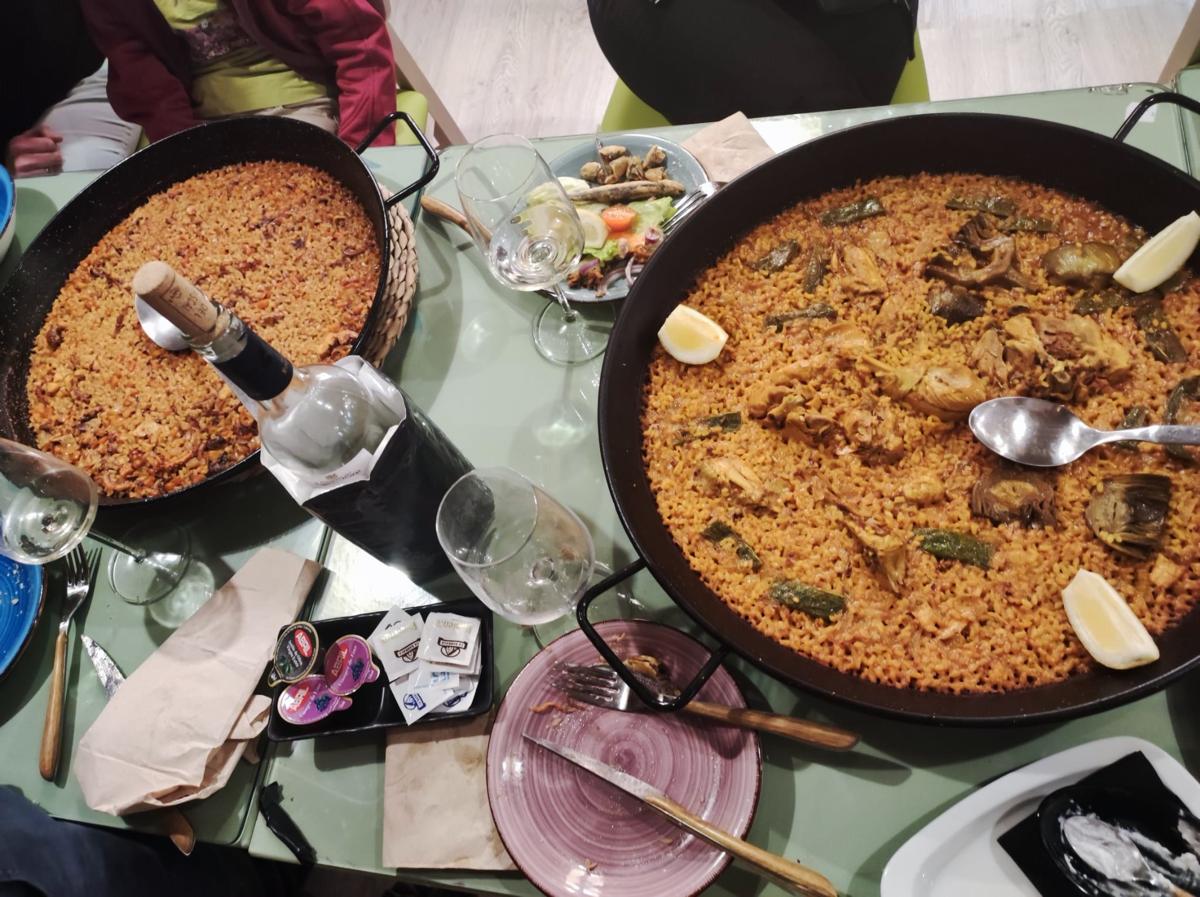 Paellas en la comida de la formación para profesores de español