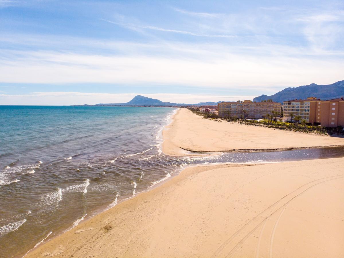 Playa de arena en Denia