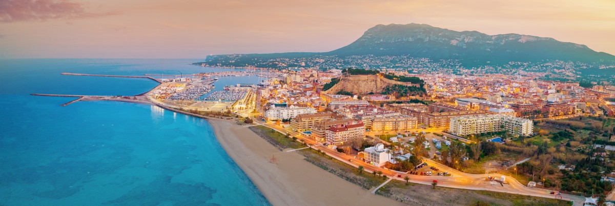 Spanish language school TLCdénia students learning Spanish in Dénia